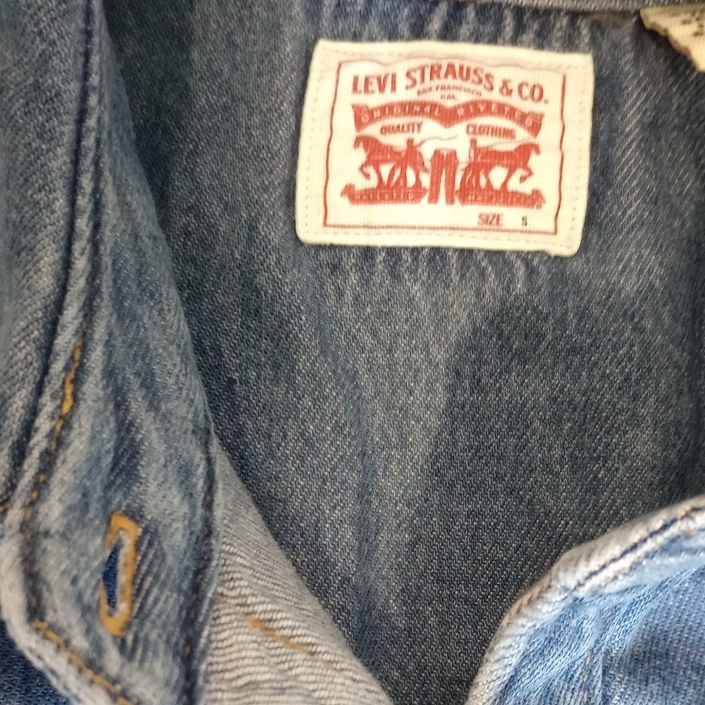 Levi's Solid Relaxed Fit Shirt Denim - Picture 5 of 14